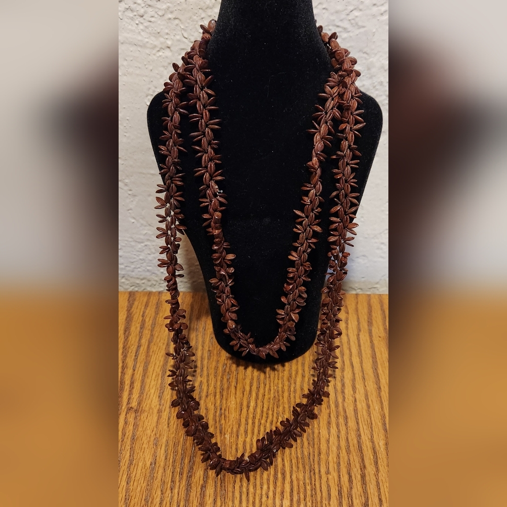VINTAGE 49" HAWAIIAN APPLESEED NECKLACE